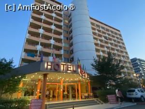 [P01] Hotel Majestic Mamaia - vedere din parcare » foto by nicole33
 - 
<span class="allrVoted glyphicon glyphicon-heart hidden" id="av1511796"></span>
<a class="m-l-10 hidden" id="sv1511796" onclick="voting_Foto_DelVot(,1511796,782)" role="button">șterge vot <span class="glyphicon glyphicon-remove"></span></a>
<a id="v91511796" class=" c-red"  onclick="voting_Foto_SetVot(1511796)" role="button"><span class="glyphicon glyphicon-heart-empty"></span> <b>LIKE</b> = Votează poza</a> <img class="hidden"  id="f1511796W9" src="/imagini/loader.gif" border="0" /><span class="AjErrMes hidden" id="e1511796ErM"></span>