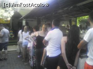 [P14] una din cozi, aceasta era de la gogosile de dimineata » foto by papalito
 - 
<span class="allrVoted glyphicon glyphicon-heart hidden" id="av759838"></span>
<a class="m-l-10 hidden" id="sv759838" onclick="voting_Foto_DelVot(,759838,782)" role="button">șterge vot <span class="glyphicon glyphicon-remove"></span></a>
<a id="v9759838" class=" c-red"  onclick="voting_Foto_SetVot(759838)" role="button"><span class="glyphicon glyphicon-heart-empty"></span> <b>LIKE</b> = Votează poza</a> <img class="hidden"  id="f759838W9" src="/imagini/loader.gif" border="0" /><span class="AjErrMes hidden" id="e759838ErM"></span>