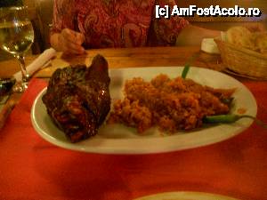 [P07] Restaurant 'La Protap': ciolan cu varza.  » foto by christian
 - 
<span class="allrVoted glyphicon glyphicon-heart hidden" id="av439178"></span>
<a class="m-l-10 hidden" id="sv439178" onclick="voting_Foto_DelVot(,439178,782)" role="button">șterge vot <span class="glyphicon glyphicon-remove"></span></a>
<a id="v9439178" class=" c-red"  onclick="voting_Foto_SetVot(439178)" role="button"><span class="glyphicon glyphicon-heart-empty"></span> <b>LIKE</b> = Votează poza</a> <img class="hidden"  id="f439178W9" src="/imagini/loader.gif" border="0" /><span class="AjErrMes hidden" id="e439178ErM"></span>