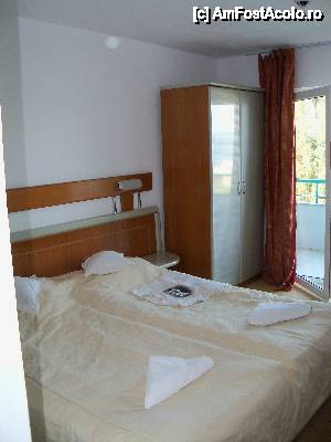 [P02] Camera de la Hotel Riviera din Mamaia » foto by nadiaandreea
 - 
<span class="allrVoted glyphicon glyphicon-heart hidden" id="av465897"></span>
<a class="m-l-10 hidden" id="sv465897" onclick="voting_Foto_DelVot(,465897,786)" role="button">șterge vot <span class="glyphicon glyphicon-remove"></span></a>
<a id="v9465897" class=" c-red"  onclick="voting_Foto_SetVot(465897)" role="button"><span class="glyphicon glyphicon-heart-empty"></span> <b>LIKE</b> = Votează poza</a> <img class="hidden"  id="f465897W9" src="/imagini/loader.gif" border="0" /><span class="AjErrMes hidden" id="e465897ErM"></span>