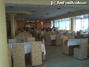 [P11] H. Riviera - restaurantul. Frumos decorat si foarte curat. Daca si preparatele ar fi fost la acelasi nivel...  » foto by Visan125
 - 
<span class="allrVoted glyphicon glyphicon-heart hidden" id="av361785"></span>
<a class="m-l-10 hidden" id="sv361785" onclick="voting_Foto_DelVot(,361785,786)" role="button">șterge vot <span class="glyphicon glyphicon-remove"></span></a>
<a id="v9361785" class=" c-red"  onclick="voting_Foto_SetVot(361785)" role="button"><span class="glyphicon glyphicon-heart-empty"></span> <b>LIKE</b> = Votează poza</a> <img class="hidden"  id="f361785W9" src="/imagini/loader.gif" border="0" /><span class="AjErrMes hidden" id="e361785ErM"></span>