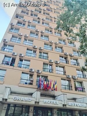 [P02] Intrarea la receptie ziua » foto by Teodor17
 - 
<span class="allrVoted glyphicon glyphicon-heart hidden" id="av1498138"></span>
<a class="m-l-10 hidden" id="sv1498138" onclick="voting_Foto_DelVot(,1498138,787)" role="button">șterge vot <span class="glyphicon glyphicon-remove"></span></a>
<a id="v91498138" class=" c-red"  onclick="voting_Foto_SetVot(1498138)" role="button"><span class="glyphicon glyphicon-heart-empty"></span> <b>LIKE</b> = Votează poza</a> <img class="hidden"  id="f1498138W9" src="/imagini/loader.gif" border="0" /><span class="AjErrMes hidden" id="e1498138ErM"></span>