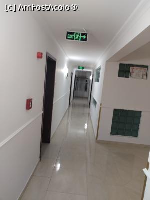 [P21] Spre camera din hol » foto by Teodor17
 - 
<span class="allrVoted glyphicon glyphicon-heart hidden" id="av1498157"></span>
<a class="m-l-10 hidden" id="sv1498157" onclick="voting_Foto_DelVot(,1498157,787)" role="button">șterge vot <span class="glyphicon glyphicon-remove"></span></a>
<a id="v91498157" class=" c-red"  onclick="voting_Foto_SetVot(1498157)" role="button"><span class="glyphicon glyphicon-heart-empty"></span> <b>LIKE</b> = Votează poza</a> <img class="hidden"  id="f1498157W9" src="/imagini/loader.gif" border="0" /><span class="AjErrMes hidden" id="e1498157ErM"></span>