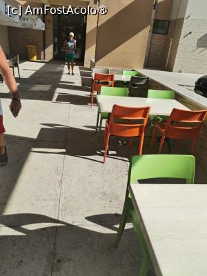 [P28] Pe terasa la resturant » foto by Teodor17
 - 
<span class="allrVoted glyphicon glyphicon-heart hidden" id="av1498164"></span>
<a class="m-l-10 hidden" id="sv1498164" onclick="voting_Foto_DelVot(,1498164,787)" role="button">șterge vot <span class="glyphicon glyphicon-remove"></span></a>
<a id="v91498164" class=" c-red"  onclick="voting_Foto_SetVot(1498164)" role="button"><span class="glyphicon glyphicon-heart-empty"></span> <b>LIKE</b> = Votează poza</a> <img class="hidden"  id="f1498164W9" src="/imagini/loader.gif" border="0" /><span class="AjErrMes hidden" id="e1498164ErM"></span>
