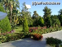 [P27] gradina in fata hotelului » foto by gianimary
 - 
<span class="allrVoted glyphicon glyphicon-heart hidden" id="av132889"></span>
<a class="m-l-10 hidden" id="sv132889" onclick="voting_Foto_DelVot(,132889,8)" role="button">șterge vot <span class="glyphicon glyphicon-remove"></span></a>
<a id="v9132889" class=" c-red"  onclick="voting_Foto_SetVot(132889)" role="button"><span class="glyphicon glyphicon-heart-empty"></span> <b>LIKE</b> = Votează poza</a> <img class="hidden"  id="f132889W9" src="/imagini/loader.gif" border="0" /><span class="AjErrMes hidden" id="e132889ErM"></span>