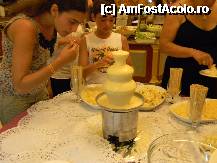 [P11] Fantana de ciocolata alba. De data aceasta. Intr-o seara era alba, in cealalta era maro. » foto by stefanSB
 - 
<span class="allrVoted glyphicon glyphicon-heart hidden" id="av259792"></span>
<a class="m-l-10 hidden" id="sv259792" onclick="voting_Foto_DelVot(,259792,8)" role="button">șterge vot <span class="glyphicon glyphicon-remove"></span></a>
<a id="v9259792" class=" c-red"  onclick="voting_Foto_SetVot(259792)" role="button"><span class="glyphicon glyphicon-heart-empty"></span> <b>LIKE</b> = Votează poza</a> <img class="hidden"  id="f259792W9" src="/imagini/loader.gif" border="0" /><span class="AjErrMes hidden" id="e259792ErM"></span>