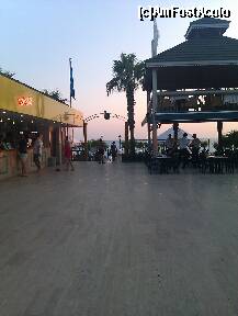 [P13] Barul de langa piscina principala... in dreapta su ... sushi restaurant » foto by vio kovacs
 - 
<span class="allrVoted glyphicon glyphicon-heart hidden" id="av246586"></span>
<a class="m-l-10 hidden" id="sv246586" onclick="voting_Foto_DelVot(,246586,8)" role="button">șterge vot <span class="glyphicon glyphicon-remove"></span></a>
<a id="v9246586" class=" c-red"  onclick="voting_Foto_SetVot(246586)" role="button"><span class="glyphicon glyphicon-heart-empty"></span> <b>LIKE</b> = Votează poza</a> <img class="hidden"  id="f246586W9" src="/imagini/loader.gif" border="0" /><span class="AjErrMes hidden" id="e246586ErM"></span>