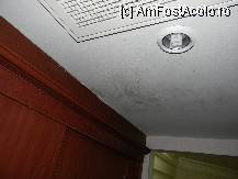 [P06] aerul conditionat cu pata de rigoare si sifonierul de cand s-a construit hotelul » foto by Mirel-Iasi
 - 
<span class="allrVoted glyphicon glyphicon-heart hidden" id="av212388"></span>
<a class="m-l-10 hidden" id="sv212388" onclick="voting_Foto_DelVot(,212388,8)" role="button">șterge vot <span class="glyphicon glyphicon-remove"></span></a>
<a id="v9212388" class=" c-red"  onclick="voting_Foto_SetVot(212388)" role="button"><span class="glyphicon glyphicon-heart-empty"></span> <b>LIKE</b> = Votează poza</a> <img class="hidden"  id="f212388W9" src="/imagini/loader.gif" border="0" /><span class="AjErrMes hidden" id="e212388ErM"></span>