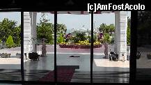 [P48] privelistea din lobby spre iesirea din resort. » foto by claudian
 - 
<span class="allrVoted glyphicon glyphicon-heart hidden" id="av235451"></span>
<a class="m-l-10 hidden" id="sv235451" onclick="voting_Foto_DelVot(,235451,8)" role="button">șterge vot <span class="glyphicon glyphicon-remove"></span></a>
<a id="v9235451" class=" c-red"  onclick="voting_Foto_SetVot(235451)" role="button"><span class="glyphicon glyphicon-heart-empty"></span> <b>LIKE</b> = Votează poza</a> <img class="hidden"  id="f235451W9" src="/imagini/loader.gif" border="0" /><span class="AjErrMes hidden" id="e235451ErM"></span>