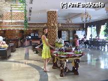 [P01] Receptie hotel, unde era limonada deosebita de care v-am povestit. » foto by balasa violeta
 - 
<span class="allrVoted glyphicon glyphicon-heart hidden" id="av74587"></span>
<a class="m-l-10 hidden" id="sv74587" onclick="voting_Foto_DelVot(,74587,8)" role="button">șterge vot <span class="glyphicon glyphicon-remove"></span></a>
<a id="v974587" class=" c-red"  onclick="voting_Foto_SetVot(74587)" role="button"><span class="glyphicon glyphicon-heart-empty"></span> <b>LIKE</b> = Votează poza</a> <img class="hidden"  id="f74587W9" src="/imagini/loader.gif" border="0" /><span class="AjErrMes hidden" id="e74587ErM"></span>
