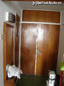 [P06] Si usa de la intrare(aveam si eu pe vremuri clanta din aia la usa) » foto by cryangel
 - 
<span class="allrVoted glyphicon glyphicon-heart hidden" id="av98160"></span>
<a class="m-l-10 hidden" id="sv98160" onclick="voting_Foto_DelVot(,98160,801)" role="button">șterge vot <span class="glyphicon glyphicon-remove"></span></a>
<a id="v998160" class=" c-red"  onclick="voting_Foto_SetVot(98160)" role="button"><span class="glyphicon glyphicon-heart-empty"></span> <b>LIKE</b> = Votează poza</a> <img class="hidden"  id="f98160W9" src="/imagini/loader.gif" border="0" /><span class="AjErrMes hidden" id="e98160ErM"></span>