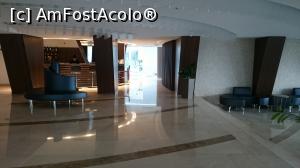 [P09] Barul central si trecerea spre spatiul expozitional si restaurant, New Belvedere Hotel, Mangalia » foto by mecut
 - 
<span class="allrVoted glyphicon glyphicon-heart hidden" id="av1168305"></span>
<a class="m-l-10 hidden" id="sv1168305" onclick="voting_Foto_DelVot(,1168305,804)" role="button">șterge vot <span class="glyphicon glyphicon-remove"></span></a>
<a id="v91168305" class=" c-red"  onclick="voting_Foto_SetVot(1168305)" role="button"><span class="glyphicon glyphicon-heart-empty"></span> <b>LIKE</b> = Votează poza</a> <img class="hidden"  id="f1168305W9" src="/imagini/loader.gif" border="0" /><span class="AjErrMes hidden" id="e1168305ErM"></span>