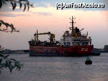 [P01] Pescadorul Seher parasind portul Mangalia. » foto by sasrichard
 - 
<span class="allrVoted glyphicon glyphicon-heart hidden" id="av99585"></span>
<a class="m-l-10 hidden" id="sv99585" onclick="voting_Foto_DelVot(,99585,807)" role="button">șterge vot <span class="glyphicon glyphicon-remove"></span></a>
<a id="v999585" class=" c-red"  onclick="voting_Foto_SetVot(99585)" role="button"><span class="glyphicon glyphicon-heart-empty"></span> <b>LIKE</b> = Votează poza</a> <img class="hidden"  id="f99585W9" src="/imagini/loader.gif" border="0" /><span class="AjErrMes hidden" id="e99585ErM"></span>