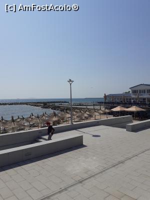 [P03] Promenada din faţa hotelului. În dreapta, pescăria La jean » foto by tabache
 - 
<span class="allrVoted glyphicon glyphicon-heart hidden" id="av1242374"></span>
<a class="m-l-10 hidden" id="sv1242374" onclick="voting_Foto_DelVot(,1242374,807)" role="button">șterge vot <span class="glyphicon glyphicon-remove"></span></a>
<a id="v91242374" class=" c-red"  onclick="voting_Foto_SetVot(1242374)" role="button"><span class="glyphicon glyphicon-heart-empty"></span> <b>LIKE</b> = Votează poza</a> <img class="hidden"  id="f1242374W9" src="/imagini/loader.gif" border="0" /><span class="AjErrMes hidden" id="e1242374ErM"></span>