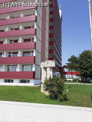 [P06] Hotelul si intrarea principală » foto by tabache
 - 
<span class="allrVoted glyphicon glyphicon-heart hidden" id="av1242377"></span>
<a class="m-l-10 hidden" id="sv1242377" onclick="voting_Foto_DelVot(,1242377,807)" role="button">șterge vot <span class="glyphicon glyphicon-remove"></span></a>
<a id="v91242377" class=" c-red"  onclick="voting_Foto_SetVot(1242377)" role="button"><span class="glyphicon glyphicon-heart-empty"></span> <b>LIKE</b> = Votează poza</a> <img class="hidden"  id="f1242377W9" src="/imagini/loader.gif" border="0" /><span class="AjErrMes hidden" id="e1242377ErM"></span>