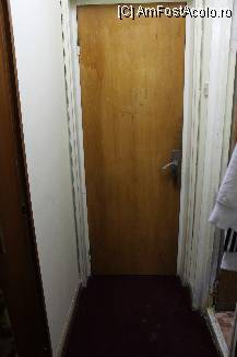 [P04] Din pacate usa de intare arata cum arata la fel si mocheta.....deh asta strica din farmec.... » foto by unoradean
 - 
<span class="allrVoted glyphicon glyphicon-heart hidden" id="av119606"></span>
<a class="m-l-10 hidden" id="sv119606" onclick="voting_Foto_DelVot(,119606,825)" role="button">șterge vot <span class="glyphicon glyphicon-remove"></span></a>
<a id="v9119606" class=" c-red"  onclick="voting_Foto_SetVot(119606)" role="button"><span class="glyphicon glyphicon-heart-empty"></span> <b>LIKE</b> = Votează poza</a> <img class="hidden"  id="f119606W9" src="/imagini/loader.gif" border="0" /><span class="AjErrMes hidden" id="e119606ErM"></span>