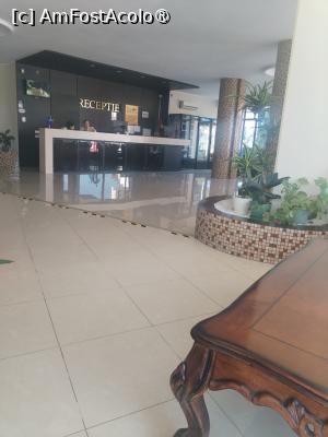 [P13] La receptie » foto by Teodor17
 - 
<span class="allrVoted glyphicon glyphicon-heart hidden" id="av1499867"></span>
<a class="m-l-10 hidden" id="sv1499867" onclick="voting_Foto_DelVot(,1499867,848)" role="button">șterge vot <span class="glyphicon glyphicon-remove"></span></a>
<a id="v91499867" class=" c-red"  onclick="voting_Foto_SetVot(1499867)" role="button"><span class="glyphicon glyphicon-heart-empty"></span> <b>LIKE</b> = Votează poza</a> <img class="hidden"  id="f1499867W9" src="/imagini/loader.gif" border="0" /><span class="AjErrMes hidden" id="e1499867ErM"></span>