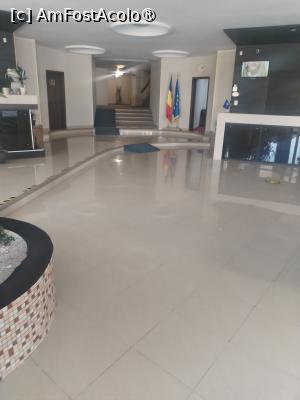 [P14] La receptie si bar » foto by Teodor17
 - 
<span class="allrVoted glyphicon glyphicon-heart hidden" id="av1499868"></span>
<a class="m-l-10 hidden" id="sv1499868" onclick="voting_Foto_DelVot(,1499868,848)" role="button">șterge vot <span class="glyphicon glyphicon-remove"></span></a>
<a id="v91499868" class=" c-red"  onclick="voting_Foto_SetVot(1499868)" role="button"><span class="glyphicon glyphicon-heart-empty"></span> <b>LIKE</b> = Votează poza</a> <img class="hidden"  id="f1499868W9" src="/imagini/loader.gif" border="0" /><span class="AjErrMes hidden" id="e1499868ErM"></span>