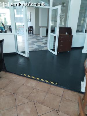 [P23] Intrare restaurant/terasa » foto by Teodor17
 - 
<span class="allrVoted glyphicon glyphicon-heart hidden" id="av1499877"></span>
<a class="m-l-10 hidden" id="sv1499877" onclick="voting_Foto_DelVot(,1499877,848)" role="button">șterge vot <span class="glyphicon glyphicon-remove"></span></a>
<a id="v91499877" class=" c-red"  onclick="voting_Foto_SetVot(1499877)" role="button"><span class="glyphicon glyphicon-heart-empty"></span> <b>LIKE</b> = Votează poza</a> <img class="hidden"  id="f1499877W9" src="/imagini/loader.gif" border="0" /><span class="AjErrMes hidden" id="e1499877ErM"></span>