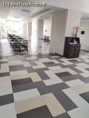 [P04] In restaurant gol » foto by Teodor17
 - 
<span class="allrVoted glyphicon glyphicon-heart hidden" id="av1499858"></span>
<a class="m-l-10 hidden" id="sv1499858" onclick="voting_Foto_DelVot(,1499858,848)" role="button">șterge vot <span class="glyphicon glyphicon-remove"></span></a>
<a id="v91499858" class=" c-red"  onclick="voting_Foto_SetVot(1499858)" role="button"><span class="glyphicon glyphicon-heart-empty"></span> <b>LIKE</b> = Votează poza</a> <img class="hidden"  id="f1499858W9" src="/imagini/loader.gif" border="0" /><span class="AjErrMes hidden" id="e1499858ErM"></span>