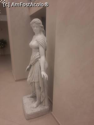 [P18] Atena care asteapta clientii pacaliti in hotel » foto by Teodor17
 - 
<span class="allrVoted glyphicon glyphicon-heart hidden" id="av1499080"></span>
<a class="m-l-10 hidden" id="sv1499080" onclick="voting_Foto_DelVot(,1499080,855)" role="button">șterge vot <span class="glyphicon glyphicon-remove"></span></a>
<a id="v91499080" class=" c-red"  onclick="voting_Foto_SetVot(1499080)" role="button"><span class="glyphicon glyphicon-heart-empty"></span> <b>LIKE</b> = Votează poza</a> <img class="hidden"  id="f1499080W9" src="/imagini/loader.gif" border="0" /><span class="AjErrMes hidden" id="e1499080ErM"></span>