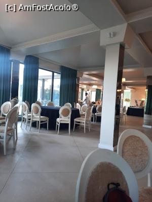 [P28] Tot la restaurant » foto by Teodor17
 - 
<span class="allrVoted glyphicon glyphicon-heart hidden" id="av1499090"></span>
<a class="m-l-10 hidden" id="sv1499090" onclick="voting_Foto_DelVot(,1499090,855)" role="button">șterge vot <span class="glyphicon glyphicon-remove"></span></a>
<a id="v91499090" class=" c-red"  onclick="voting_Foto_SetVot(1499090)" role="button"><span class="glyphicon glyphicon-heart-empty"></span> <b>LIKE</b> = Votează poza</a> <img class="hidden"  id="f1499090W9" src="/imagini/loader.gif" border="0" /><span class="AjErrMes hidden" id="e1499090ErM"></span>