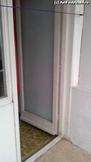 [P12] Usa de balcon utila doar iarna. Nu am avut curaj sa ma ating de ea ca oricum e cald de crapi.  » foto by kristy_
 - 
<span class="allrVoted glyphicon glyphicon-heart hidden" id="av653989"></span>
<a class="m-l-10 hidden" id="sv653989" onclick="voting_Foto_DelVot(,653989,858)" role="button">șterge vot <span class="glyphicon glyphicon-remove"></span></a>
<a id="v9653989" class=" c-red"  onclick="voting_Foto_SetVot(653989)" role="button"><span class="glyphicon glyphicon-heart-empty"></span> <b>LIKE</b> = Votează poza</a> <img class="hidden"  id="f653989W9" src="/imagini/loader.gif" border="0" /><span class="AjErrMes hidden" id="e653989ErM"></span>