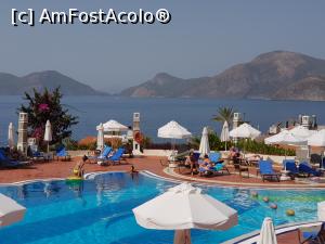 [P01] Liberty Lykia Oludeniz - primul contact cu resortul, vedere la piscina principală şi la mare de pe terasa Apollon Bar » foto by nicole33
 - 
<span class="allrVoted glyphicon glyphicon-heart hidden" id="av1206552"></span>
<a class="m-l-10 hidden" id="sv1206552" onclick="voting_Foto_DelVot(,1206552,88)" role="button">șterge vot <span class="glyphicon glyphicon-remove"></span></a>
<a id="v91206552" class=" c-red"  onclick="voting_Foto_SetVot(1206552)" role="button"><span class="glyphicon glyphicon-heart-empty"></span> <b>LIKE</b> = Votează poza</a> <img class="hidden"  id="f1206552W9" src="/imagini/loader.gif" border="0" /><span class="AjErrMes hidden" id="e1206552ErM"></span>