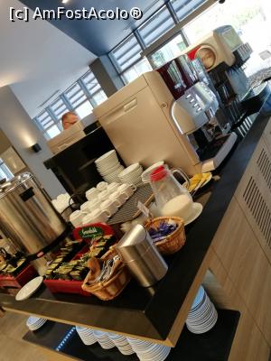 [P16] Zona de servit cafea, ceai, bere, suc » foto by fredutza
 - 
<span class="allrVoted glyphicon glyphicon-heart hidden" id="av1074054"></span>
<a class="m-l-10 hidden" id="sv1074054" onclick="voting_Foto_DelVot(,1074054,881)" role="button">șterge vot <span class="glyphicon glyphicon-remove"></span></a>
<a id="v91074054" class=" c-red"  onclick="voting_Foto_SetVot(1074054)" role="button"><span class="glyphicon glyphicon-heart-empty"></span> <b>LIKE</b> = Votează poza</a> <img class="hidden"  id="f1074054W9" src="/imagini/loader.gif" border="0" /><span class="AjErrMes hidden" id="e1074054ErM"></span>