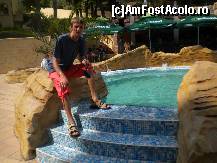 [P25] sotul meu alin la piscina » foto by coco codruta
 - 
<span class="allrVoted glyphicon glyphicon-heart hidden" id="av299568"></span>
<a class="m-l-10 hidden" id="sv299568" onclick="voting_Foto_DelVot(,299568,886)" role="button">șterge vot <span class="glyphicon glyphicon-remove"></span></a>
<a id="v9299568" class=" c-red"  onclick="voting_Foto_SetVot(299568)" role="button"><span class="glyphicon glyphicon-heart-empty"></span> <b>LIKE</b> = Votează poza</a> <img class="hidden"  id="f299568W9" src="/imagini/loader.gif" border="0" /><span class="AjErrMes hidden" id="e299568ErM"></span>