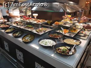 [P17] O parte din cina de la un restaurant. Se vede varietatea si aranjarea preparatelor.  » foto by Sorin544
 - 
<span class="allrVoted glyphicon glyphicon-heart hidden" id="av1021678"></span>
<a class="m-l-10 hidden" id="sv1021678" onclick="voting_Foto_DelVot(,1021678,89)" role="button">șterge vot <span class="glyphicon glyphicon-remove"></span></a>
<a id="v91021678" class=" c-red"  onclick="voting_Foto_SetVot(1021678)" role="button"><span class="glyphicon glyphicon-heart-empty"></span> <b>LIKE</b> = Votează poza</a> <img class="hidden"  id="f1021678W9" src="/imagini/loader.gif" border="0" /><span class="AjErrMes hidden" id="e1021678ErM"></span>