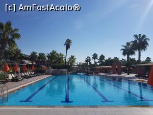 [P09] O parte a piscinei. Trecerea catre celalalta parte a piscinei se face peste un pod care se vede in imagine precum si printr-un tunel » foto by Sorin544
 - 
<span class="allrVoted glyphicon glyphicon-heart hidden" id="av1021670"></span>
<a class="m-l-10 hidden" id="sv1021670" onclick="voting_Foto_DelVot(,1021670,89)" role="button">șterge vot <span class="glyphicon glyphicon-remove"></span></a>
<a id="v91021670" class=" c-red"  onclick="voting_Foto_SetVot(1021670)" role="button"><span class="glyphicon glyphicon-heart-empty"></span> <b>LIKE</b> = Votează poza</a> <img class="hidden"  id="f1021670W9" src="/imagini/loader.gif" border="0" /><span class="AjErrMes hidden" id="e1021670ErM"></span>