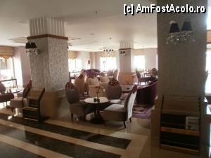 [P64] Lobby bar, elecant si fastuos » foto by genicon
 - 
<span class="allrVoted glyphicon glyphicon-heart hidden" id="av339218"></span>
<a class="m-l-10 hidden" id="sv339218" onclick="voting_Foto_DelVot(,339218,93)" role="button">șterge vot <span class="glyphicon glyphicon-remove"></span></a>
<a id="v9339218" class=" c-red"  onclick="voting_Foto_SetVot(339218)" role="button"><span class="glyphicon glyphicon-heart-empty"></span> <b>LIKE</b> = Votează poza</a> <img class="hidden"  id="f339218W9" src="/imagini/loader.gif" border="0" /><span class="AjErrMes hidden" id="e339218ErM"></span>