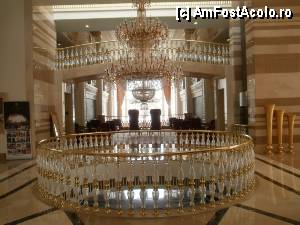 [P65] Unul dintre giganticele candelabre de la receptie, impresionant seara » foto by genicon
 - 
<span class="allrVoted glyphicon glyphicon-heart hidden" id="av339219"></span>
<a class="m-l-10 hidden" id="sv339219" onclick="voting_Foto_DelVot(,339219,93)" role="button">șterge vot <span class="glyphicon glyphicon-remove"></span></a>
<a id="v9339219" class=" c-red"  onclick="voting_Foto_SetVot(339219)" role="button"><span class="glyphicon glyphicon-heart-empty"></span> <b>LIKE</b> = Votează poza</a> <img class="hidden"  id="f339219W9" src="/imagini/loader.gif" border="0" /><span class="AjErrMes hidden" id="e339219ErM"></span>