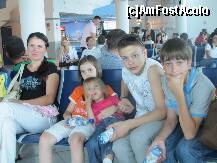 [P02] In aeroport - eu sunt ala cu ochelari  !! » foto by victor_s
 - 
<span class="allrVoted glyphicon glyphicon-heart hidden" id="av225760"></span>
<a class="m-l-10 hidden" id="sv225760" onclick="voting_Foto_DelVot(,225760,93)" role="button">șterge vot <span class="glyphicon glyphicon-remove"></span></a>
<a id="v9225760" class=" c-red"  onclick="voting_Foto_SetVot(225760)" role="button"><span class="glyphicon glyphicon-heart-empty"></span> <b>LIKE</b> = Votează poza</a> <img class="hidden"  id="f225760W9" src="/imagini/loader.gif" border="0" /><span class="AjErrMes hidden" id="e225760ErM"></span>