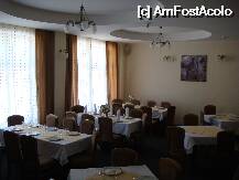 [P05] Restaurant » foto by sforicel
 - 
<span class="allrVoted glyphicon glyphicon-heart hidden" id="av2264"></span>
<a class="m-l-10 hidden" id="sv2264" onclick="voting_Foto_DelVot(,2264,943)" role="button">șterge vot <span class="glyphicon glyphicon-remove"></span></a>
<a id="v92264" class=" c-red"  onclick="voting_Foto_SetVot(2264)" role="button"><span class="glyphicon glyphicon-heart-empty"></span> <b>LIKE</b> = Votează poza</a> <img class="hidden"  id="f2264W9" src="/imagini/loader.gif" border="0" /><span class="AjErrMes hidden" id="e2264ErM"></span>