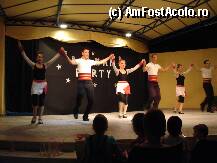 [P11] ANIMATIE-SEARA BALKANICA » foto by turista
 - 
<span class="allrVoted glyphicon glyphicon-heart hidden" id="av10717"></span>
<a class="m-l-10 hidden" id="sv10717" onclick="voting_Foto_DelVot(,10717,947)" role="button">șterge vot <span class="glyphicon glyphicon-remove"></span></a>
<a id="v910717" class=" c-red"  onclick="voting_Foto_SetVot(10717)" role="button"><span class="glyphicon glyphicon-heart-empty"></span> <b>LIKE</b> = Votează poza</a> <img class="hidden"  id="f10717W9" src="/imagini/loader.gif" border="0" /><span class="AjErrMes hidden" id="e10717ErM"></span>