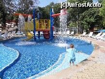 [P11] piscina pentru copii » foto by TLA
 - 
<span class="allrVoted glyphicon glyphicon-heart hidden" id="av139111"></span>
<a class="m-l-10 hidden" id="sv139111" onclick="voting_Foto_DelVot(,139111,954)" role="button">șterge vot <span class="glyphicon glyphicon-remove"></span></a>
<a id="v9139111" class=" c-red"  onclick="voting_Foto_SetVot(139111)" role="button"><span class="glyphicon glyphicon-heart-empty"></span> <b>LIKE</b> = Votează poza</a> <img class="hidden"  id="f139111W9" src="/imagini/loader.gif" border="0" /><span class="AjErrMes hidden" id="e139111ErM"></span>