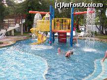 [P10] Piscina copii » foto by jicuadrian
 - 
<span class="allrVoted glyphicon glyphicon-heart hidden" id="av244110"></span>
<a class="m-l-10 hidden" id="sv244110" onclick="voting_Foto_DelVot(,244110,954)" role="button">șterge vot <span class="glyphicon glyphicon-remove"></span></a>
<a id="v9244110" class=" c-red"  onclick="voting_Foto_SetVot(244110)" role="button"><span class="glyphicon glyphicon-heart-empty"></span> <b>LIKE</b> = Votează poza</a> <img class="hidden"  id="f244110W9" src="/imagini/loader.gif" border="0" /><span class="AjErrMes hidden" id="e244110ErM"></span>