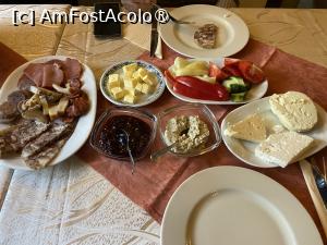 [P35] Pensiunea Domnescu, Sălişte - primul mic dejun » foto by nicole33
 - 
<span class="allrVoted glyphicon glyphicon-heart hidden" id="av1406987"></span>
<a class="m-l-10 hidden" id="sv1406987" onclick="voting_Foto_DelVot(,1406987,956)" role="button">șterge vot <span class="glyphicon glyphicon-remove"></span></a>
<a id="v91406987" class=" c-red"  onclick="voting_Foto_SetVot(1406987)" role="button"><span class="glyphicon glyphicon-heart-empty"></span> <b>LIKE</b> = Votează poza</a> <img class="hidden"  id="f1406987W9" src="/imagini/loader.gif" border="0" /><span class="AjErrMes hidden" id="e1406987ErM"></span>