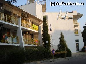 [P07] Hotel Ralitsa Albena » foto by ionescunic
 - 
<span class="allrVoted glyphicon glyphicon-heart hidden" id="av359555"></span>
<a class="m-l-10 hidden" id="sv359555" onclick="voting_Foto_DelVot(,359555,976)" role="button">șterge vot <span class="glyphicon glyphicon-remove"></span></a>
<a id="v9359555" class=" c-red"  onclick="voting_Foto_SetVot(359555)" role="button"><span class="glyphicon glyphicon-heart-empty"></span> <b>LIKE</b> = Votează poza</a> <img class="hidden"  id="f359555W9" src="/imagini/loader.gif" border="0" /><span class="AjErrMes hidden" id="e359555ErM"></span>
