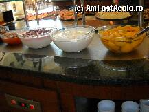 [P22] iaurt cremos, cu fructe, compoturi, gemuri, undeva in spate sun 2 vase cu miere » foto by adrian/
 - 
<span class="allrVoted glyphicon glyphicon-heart hidden" id="av11862"></span>
<a class="m-l-10 hidden" id="sv11862" onclick="voting_Foto_DelVot(,11862,978)" role="button">șterge vot <span class="glyphicon glyphicon-remove"></span></a>
<a id="v911862" class=" c-red"  onclick="voting_Foto_SetVot(11862)" role="button"><span class="glyphicon glyphicon-heart-empty"></span> <b>LIKE</b> = Votează poza</a> <img class="hidden"  id="f11862W9" src="/imagini/loader.gif" border="0" /><span class="AjErrMes hidden" id="e11862ErM"></span>