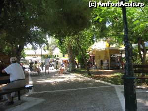 [P17] PUtina racoare la umbra arborilor din centrul capitalei Kerkira town.  » foto by calatorul
 - 
<span class="allrVoted glyphicon glyphicon-heart hidden" id="av682363"></span>
<a class="m-l-10 hidden" id="sv682363" onclick="voting_Foto_DelVot(,682363,993)" role="button">șterge vot <span class="glyphicon glyphicon-remove"></span></a>
<a id="v9682363" class=" c-red"  onclick="voting_Foto_SetVot(682363)" role="button"><span class="glyphicon glyphicon-heart-empty"></span> <b>LIKE</b> = Votează poza</a> <img class="hidden"  id="f682363W9" src="/imagini/loader.gif" border="0" /><span class="AjErrMes hidden" id="e682363ErM"></span>