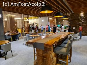 [P04] Coada la Lobby bar » foto by crdkrp
 - 
<span class="allrVoted glyphicon glyphicon-heart hidden" id="av1320121"></span>
<a class="m-l-10 hidden" id="sv1320121" onclick="voting_Foto_DelVot(,1320121,1003)" role="button">șterge vot <span class="glyphicon glyphicon-remove"></span></a>
<a id="v91320121" class=" c-red"  onclick="voting_Foto_SetVot(1320121)" role="button"><span class="glyphicon glyphicon-heart-empty"></span> <b>LIKE</b> = Votează poza</a> <img class="hidden"  id="f1320121W9" src="/imagini/loader.gif" border="0" /><span class="AjErrMes hidden" id="e1320121ErM"></span>