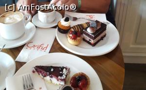 [P03] Tot in prima zi, de la cofetărie, prajituri foarte bune, cafea, expresso si capuccino de calitate » foto by Daniela.t
 - 
<span class="allrVoted glyphicon glyphicon-heart hidden" id="av1140079"></span>
<a class="m-l-10 hidden" id="sv1140079" onclick="voting_Foto_DelVot(,1140079,1003)" role="button">șterge vot <span class="glyphicon glyphicon-remove"></span></a>
<a id="v91140079" class=" c-red"  onclick="voting_Foto_SetVot(1140079)" role="button"><span class="glyphicon glyphicon-heart-empty"></span> <b>LIKE</b> = Votează poza</a> <img class="hidden"  id="f1140079W9" src="/imagini/loader.gif" border="0" /><span class="AjErrMes hidden" id="e1140079ErM"></span>