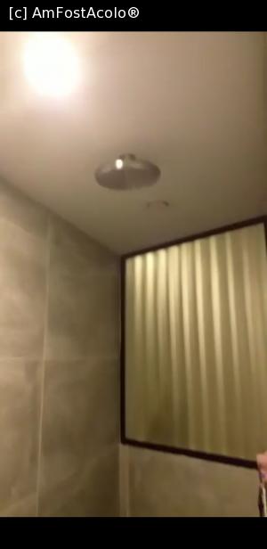 [P38] Cabină duș foarte spatioasa, cu duș in tavan dar si lateral in perete » foto by Daniela.t
 - 
<span class="allrVoted glyphicon glyphicon-heart hidden" id="av1140114"></span>
<a class="m-l-10 hidden" id="sv1140114" onclick="voting_Foto_DelVot(,1140114,1003)" role="button">șterge vot <span class="glyphicon glyphicon-remove"></span></a>
<a id="v91140114" class=" c-red"  onclick="voting_Foto_SetVot(1140114)" role="button"><span class="glyphicon glyphicon-heart-empty"></span> <b>LIKE</b> = Votează poza</a> <img class="hidden"  id="f1140114W9" src="/imagini/loader.gif" border="0" /><span class="AjErrMes hidden" id="e1140114ErM"></span>