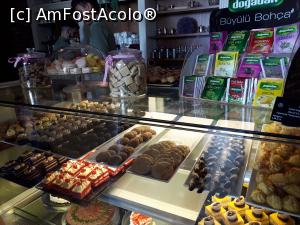 [P04] Vitrină cofetărie » foto by Daniela.t
 - 
<span class="allrVoted glyphicon glyphicon-heart hidden" id="av1140080"></span>
<a class="m-l-10 hidden" id="sv1140080" onclick="voting_Foto_DelVot(,1140080,1003)" role="button">șterge vot <span class="glyphicon glyphicon-remove"></span></a>
<a id="v91140080" class=" c-red"  onclick="voting_Foto_SetVot(1140080)" role="button"><span class="glyphicon glyphicon-heart-empty"></span> <b>LIKE</b> = Votează poza</a> <img class="hidden"  id="f1140080W9" src="/imagini/loader.gif" border="0" /><span class="AjErrMes hidden" id="e1140080ErM"></span>