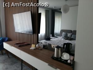 [P03] Camera din alt unghi, cu fierbător de apă, cești, pliculețe de cafea și ceai » foto by geta10
 - 
<span class="allrVoted glyphicon glyphicon-heart hidden" id="av1296704"></span>
<a class="m-l-10 hidden" id="sv1296704" onclick="voting_Foto_DelVot(,1296704,1004)" role="button">șterge vot <span class="glyphicon glyphicon-remove"></span></a>
<a id="v91296704" class=" c-red"  onclick="voting_Foto_SetVot(1296704)" role="button"><span class="glyphicon glyphicon-heart-empty"></span> <b>LIKE</b> = Votează poza</a> <img class="hidden"  id="f1296704W9" src="/imagini/loader.gif" border="0" /><span class="AjErrMes hidden" id="e1296704ErM"></span>