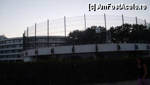 [P13] terenul de tenis de camp, nu stim daca era cu taxa.  » foto by andrekuf
 - 
<span class="allrVoted glyphicon glyphicon-heart hidden" id="av360064"></span>
<a class="m-l-10 hidden" id="sv360064" onclick="voting_Foto_DelVot(,360064,1017)" role="button">șterge vot <span class="glyphicon glyphicon-remove"></span></a>
<a id="v9360064" class=" c-red"  onclick="voting_Foto_SetVot(360064)" role="button"><span class="glyphicon glyphicon-heart-empty"></span> <b>LIKE</b> = Votează poza</a> <img class="hidden"  id="f360064W9" src="/imagini/loader.gif" border="0" /><span class="AjErrMes hidden" id="e360064ErM"></span>