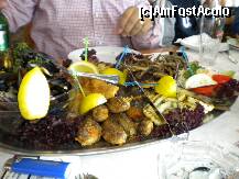 [P23] Acest platou poate sa va coste si pana la 400 ron. Mai bine comandati separat diferite specii de peste , cu mentiunera sa va informati asupra  costului/ gramaj ci nu pe bucata.  Va racomand terasa Neptun, o locatie OK. specific pescaresc. Pofta buna! » foto by adriatica
 - 
<span class="allrVoted glyphicon glyphicon-heart hidden" id="av221702"></span>
<a class="m-l-10 hidden" id="sv221702" onclick="voting_Foto_DelVot(,221702,1040)" role="button">șterge vot <span class="glyphicon glyphicon-remove"></span></a>
<a id="v9221702" class=" c-red"  onclick="voting_Foto_SetVot(221702)" role="button"><span class="glyphicon glyphicon-heart-empty"></span> <b>LIKE</b> = Votează poza</a> <img class="hidden"  id="f221702W9" src="/imagini/loader.gif" border="0" /><span class="AjErrMes hidden" id="e221702ErM"></span>